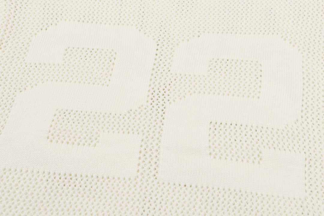 AMRI 22 Crew Open Stitch Sweaters